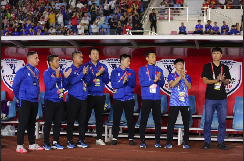 tuyen-viet-nam-roi-vao-the-trai-nguoc